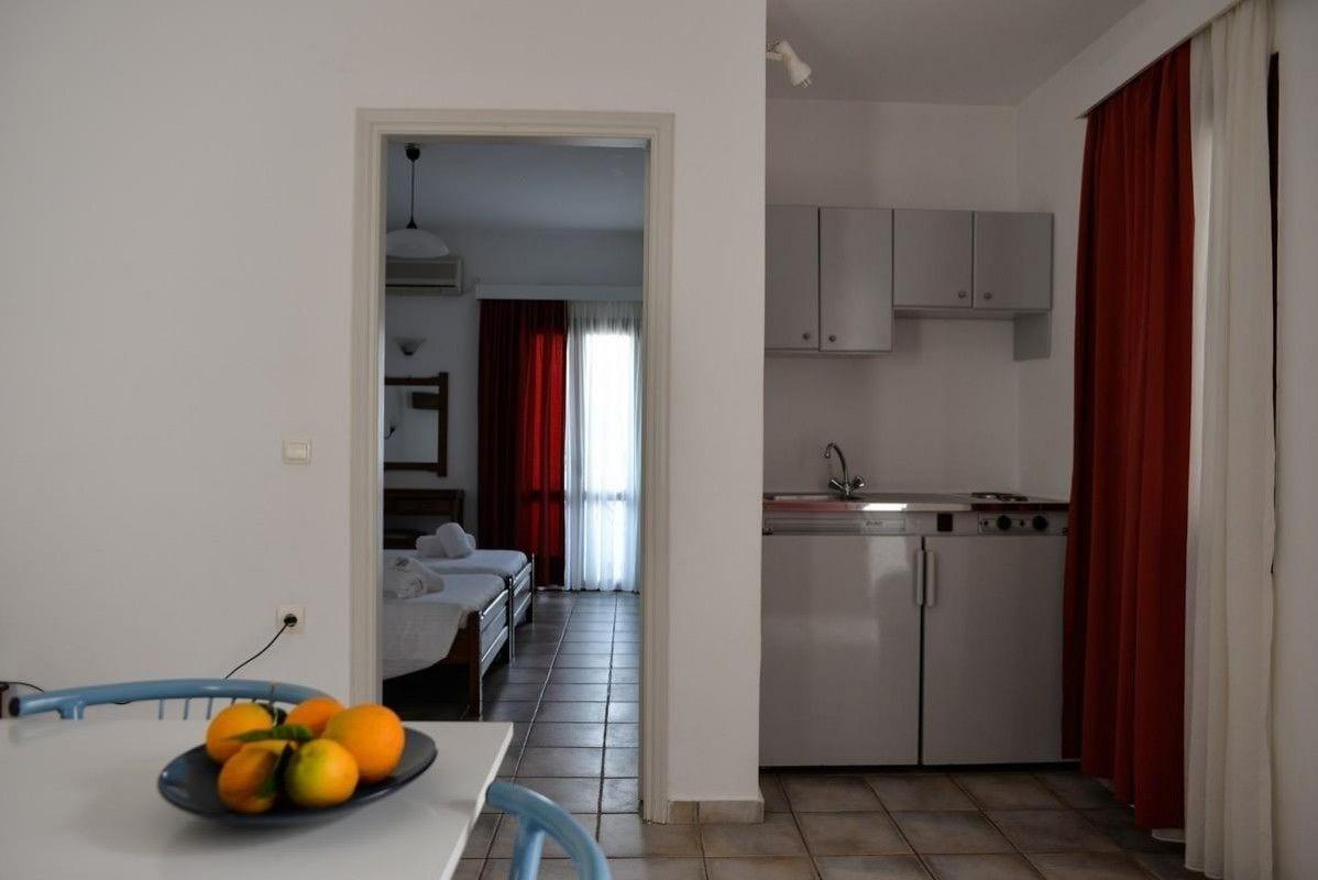 Eva Suites & Apartments Agia Marina  Luaran gambar