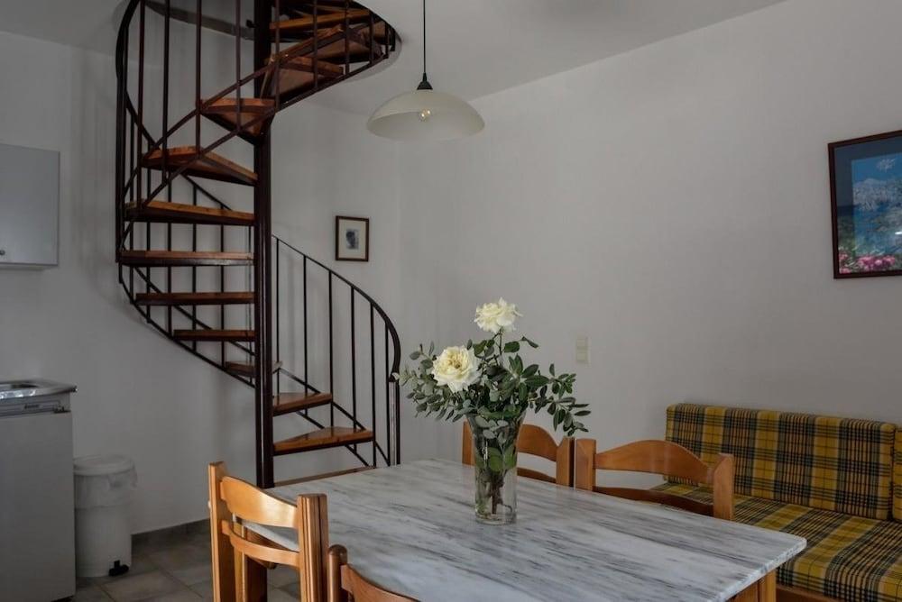 Eva Suites & Apartments Agia Marina  Luaran gambar